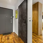 Black&white - Loft Style Apartmán *
