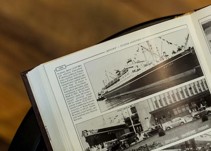 Black&white - Loft Style Apartment