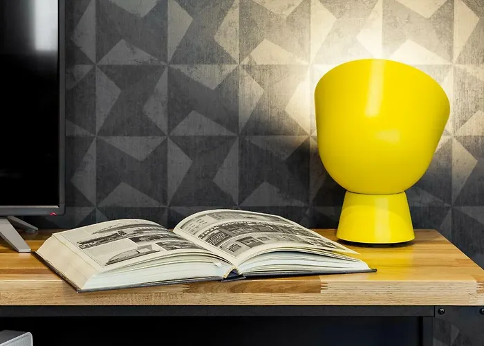 Black&white - Loft Style Apartment